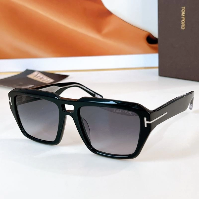 WaterResistant Tom Ford Sunglasses 282379