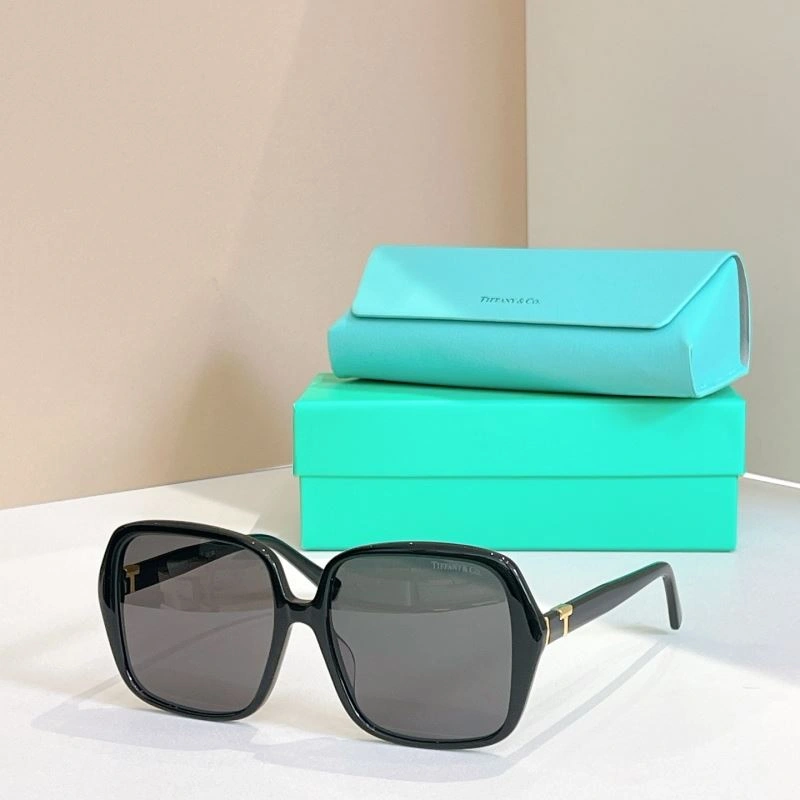 WaterResistant Tom Ford Sunglasses 282363