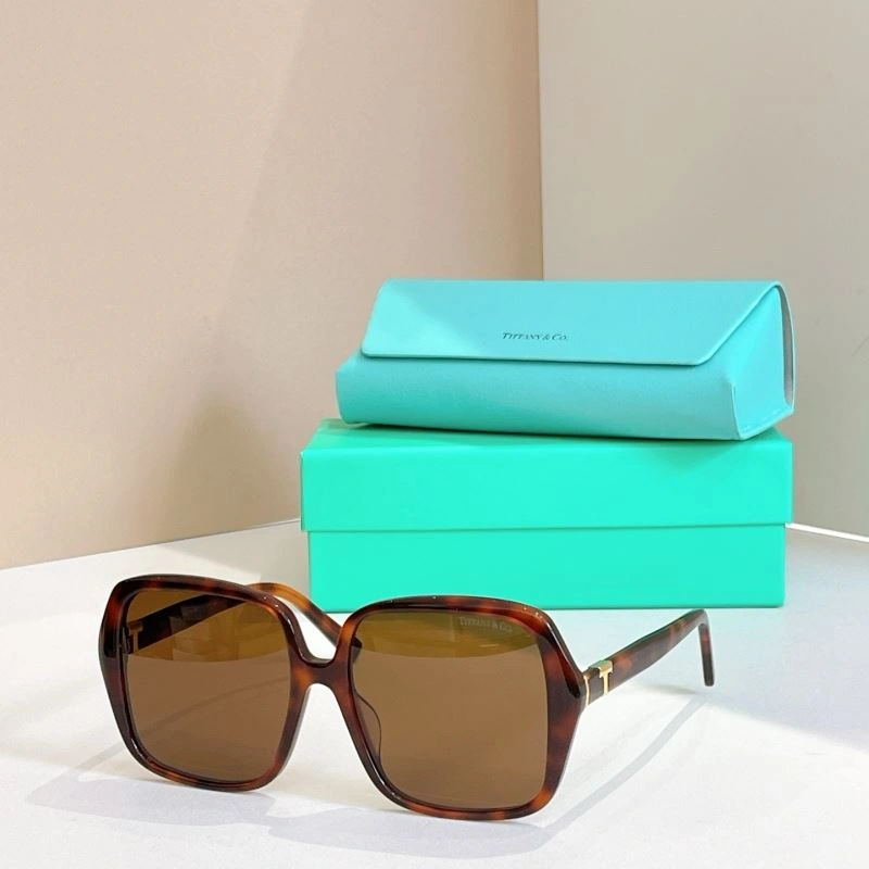 WaterResistant Tom Ford Sunglasses 282363