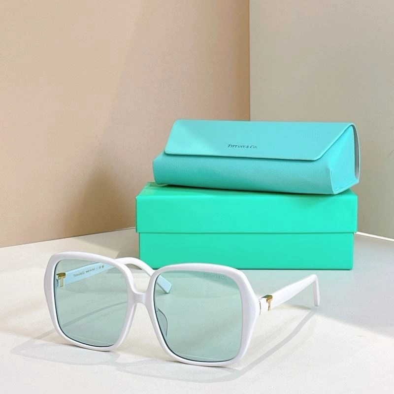 WaterResistant Tom Ford Sunglasses 282363