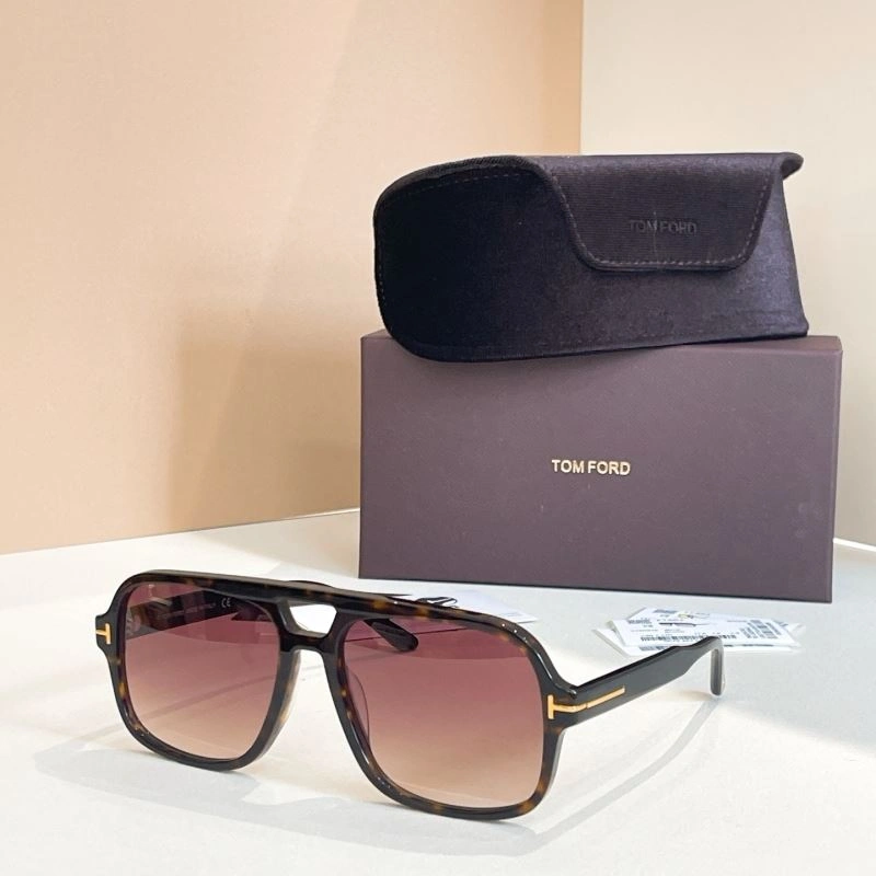 WaterResistant Tom Ford Sunglasses 282371