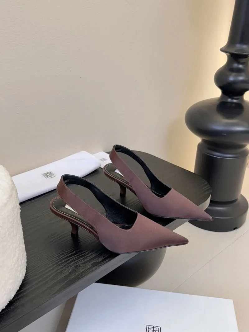 Practical Toteme Sandals 7173