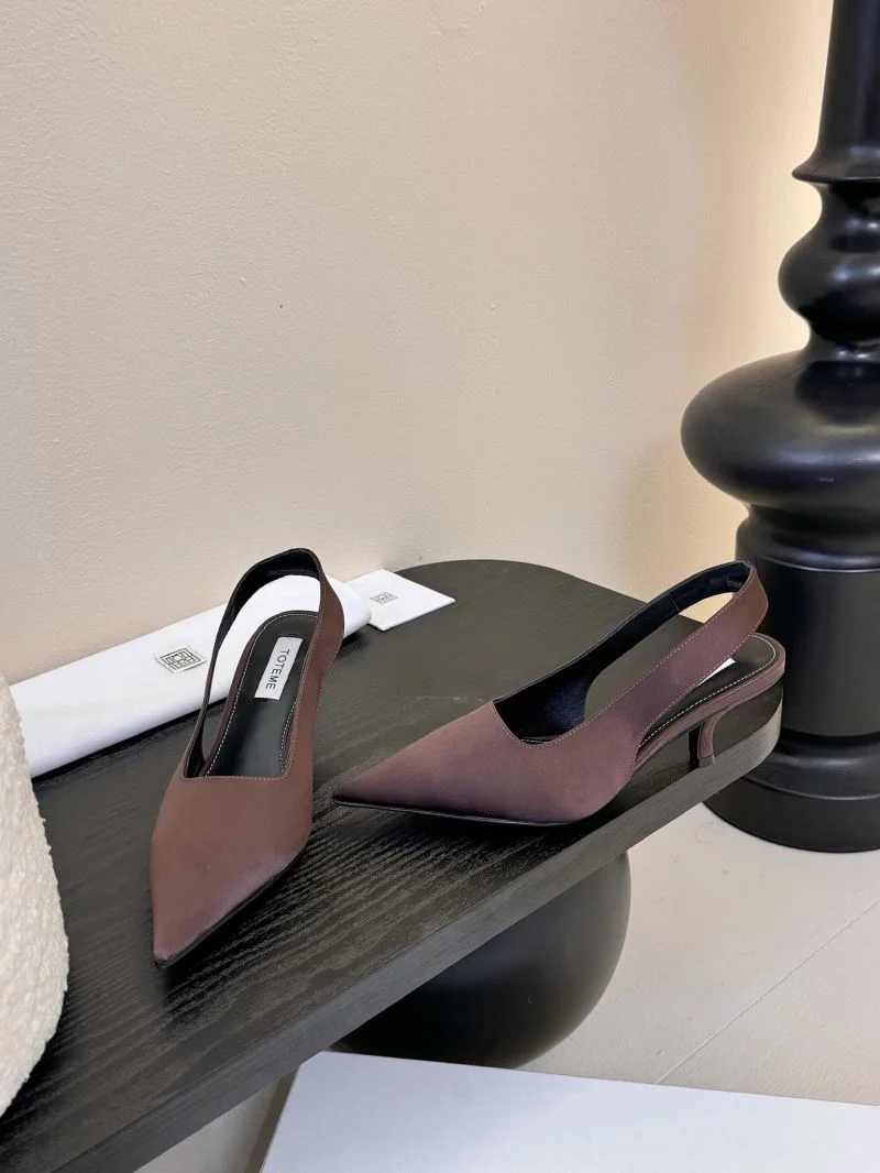 Practical Toteme Sandals 7173