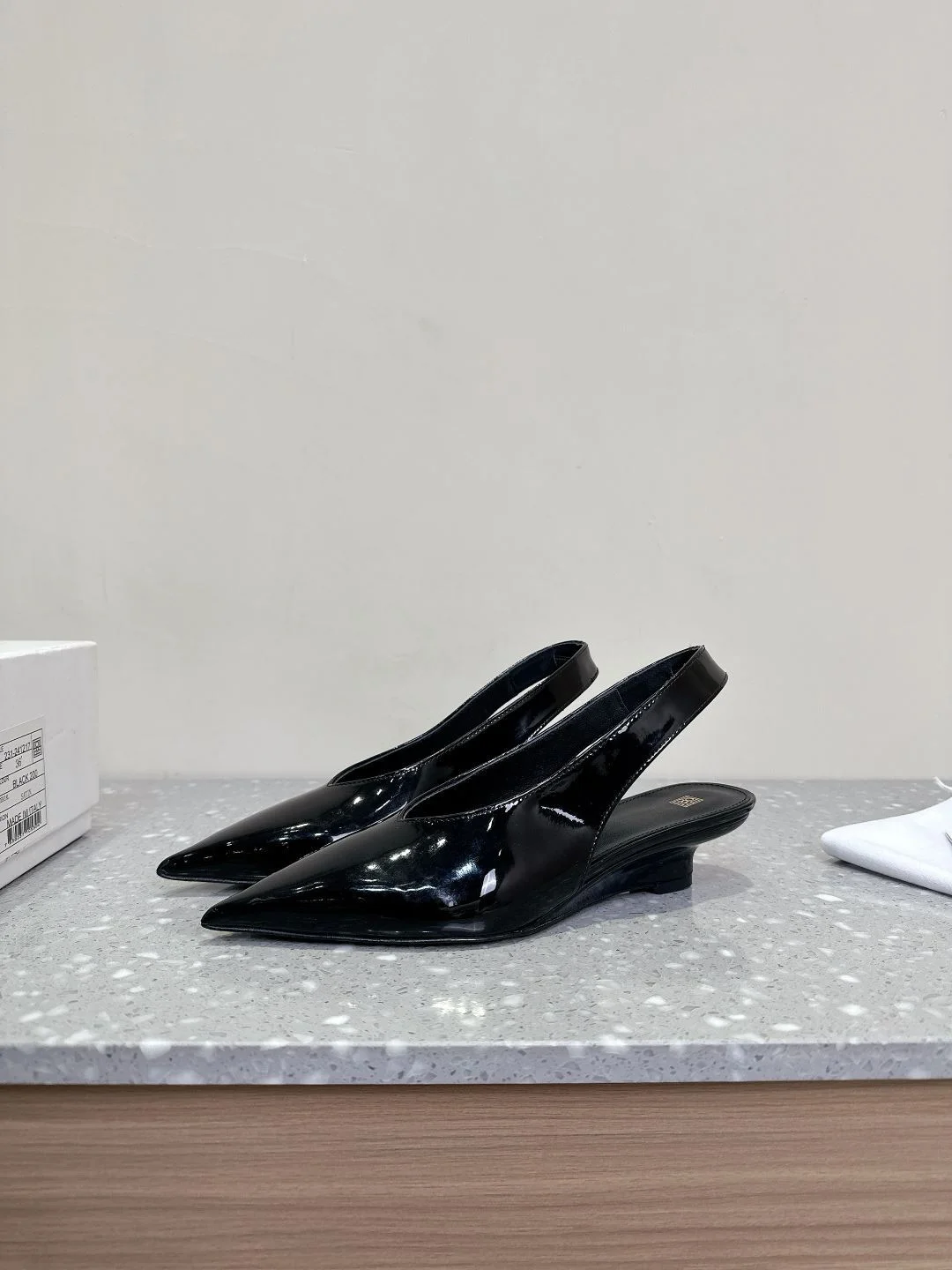 Lightweight Toteme Sandals 7131