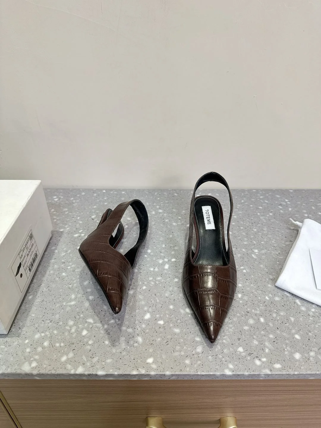 Durable Toteme Sandals 7195