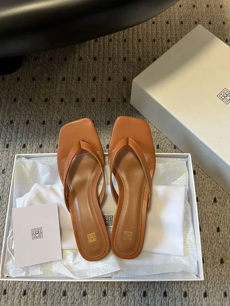 Versatile Toteme Sandals 8730