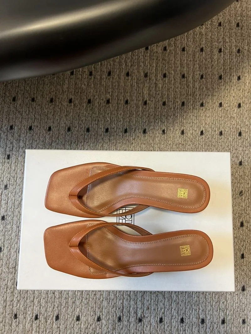Versatile Toteme Sandals 8730