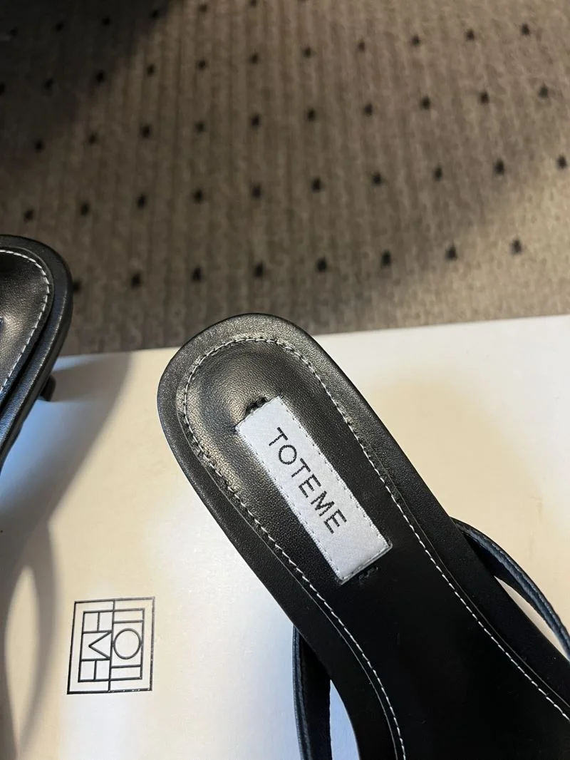 Minimalist Toteme Sandals 8727