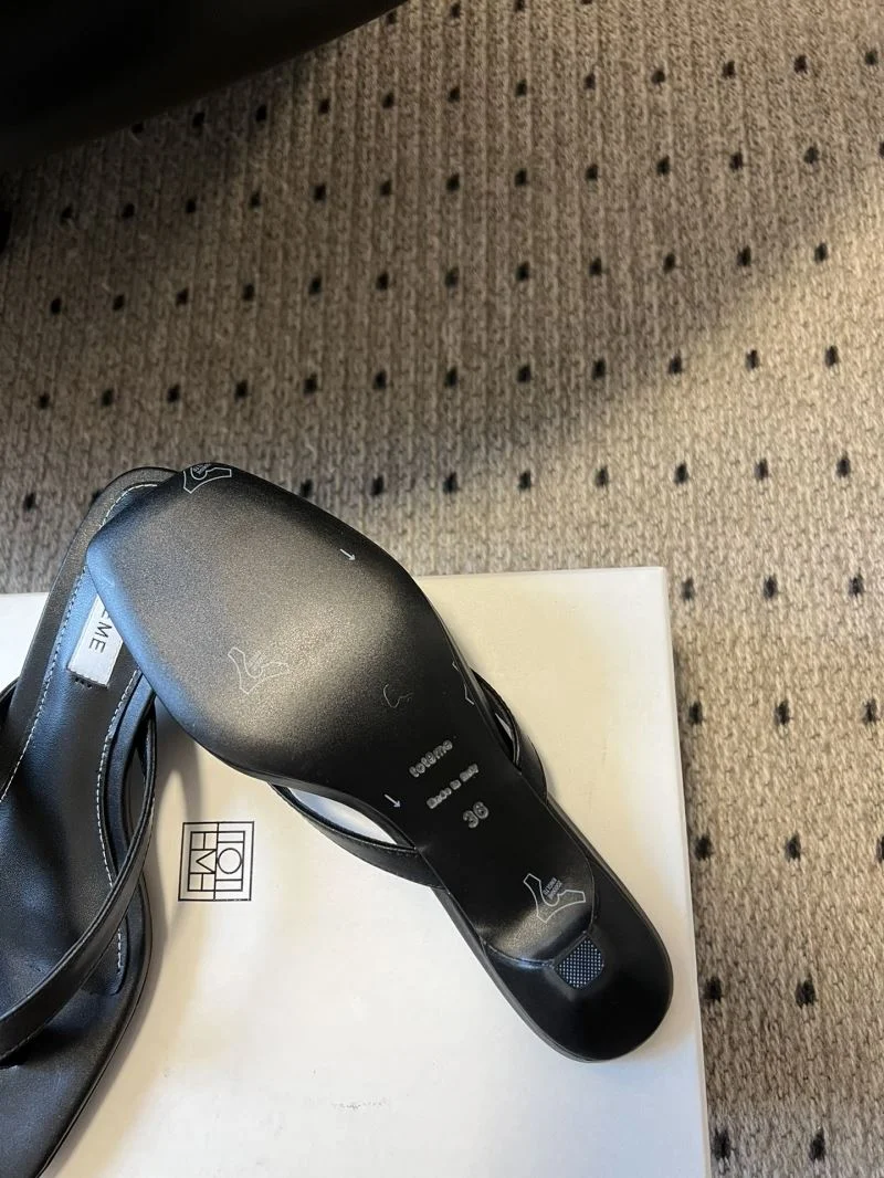 Minimalist Toteme Sandals 8727