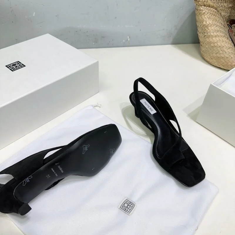 Attractive Toteme Sandals 8731