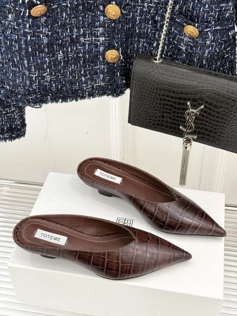 Sustainable Toteme Sandals 15399