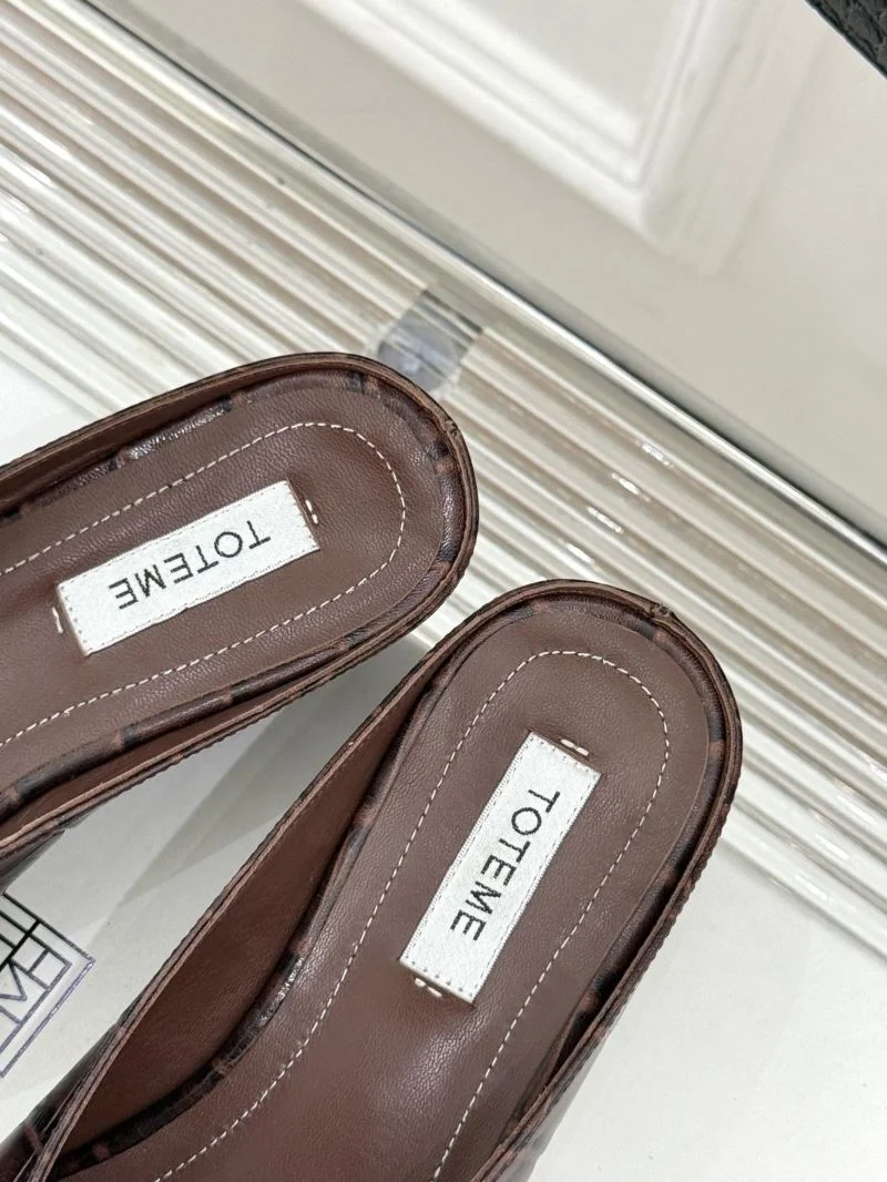 Sustainable Toteme Sandals 15399
