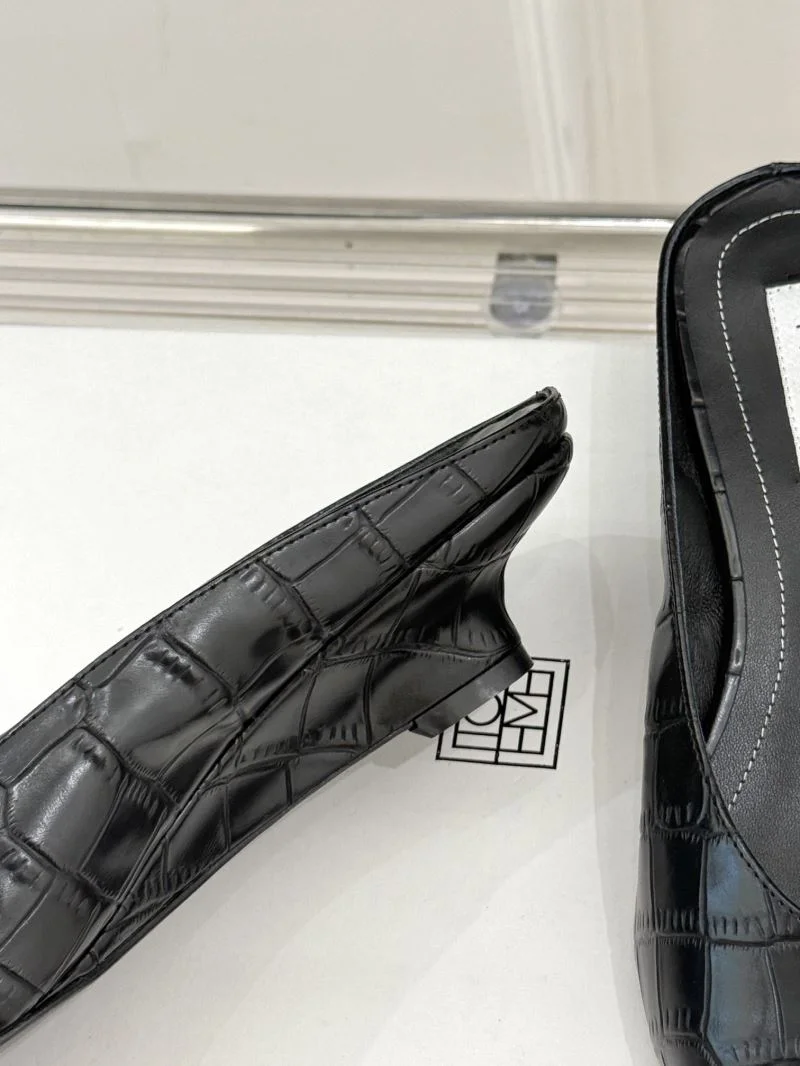 Durable Toteme Sandals 15370