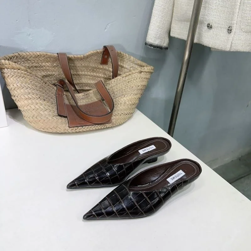 Flexible Toteme Sandals 15509