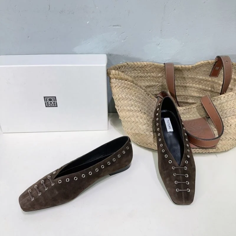 Toteme Shoes Classic 8717