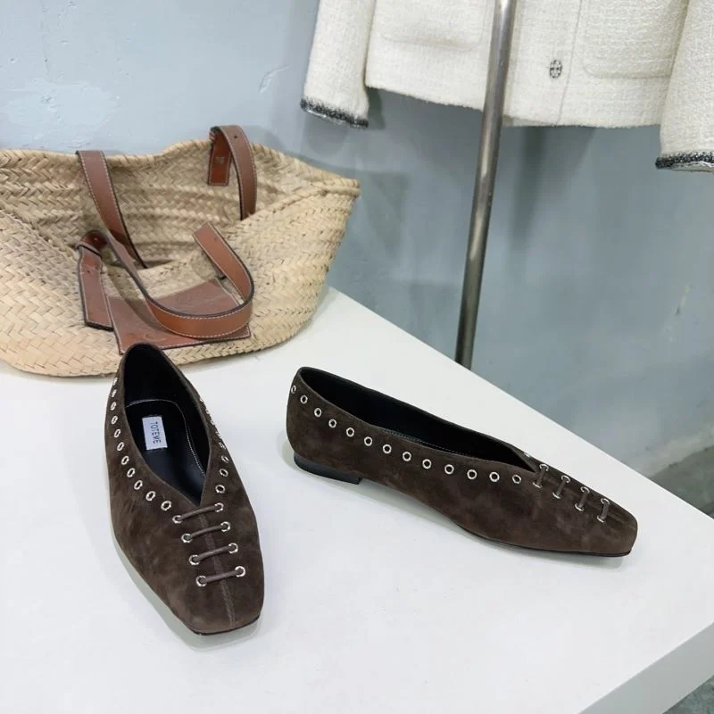 Toteme Shoes Classic 8717