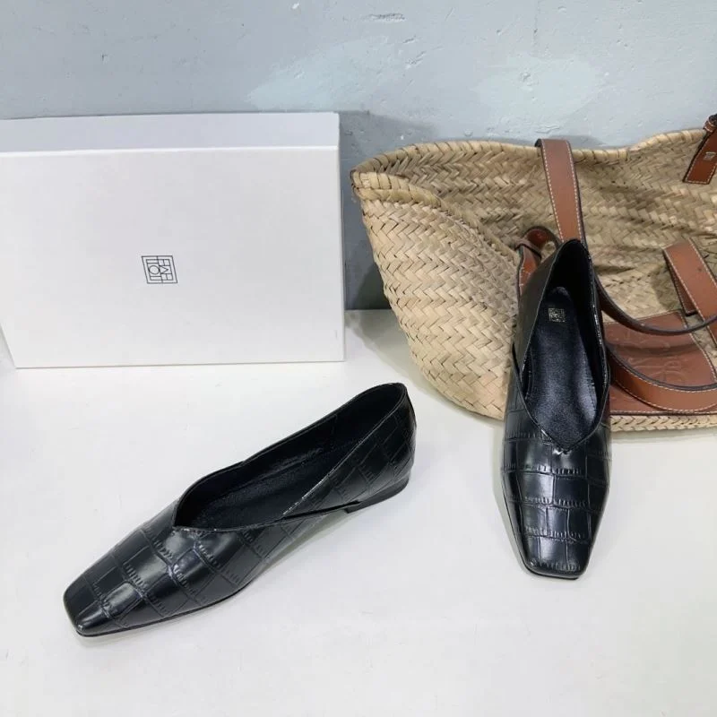 Supportive Toteme Shoes 15360