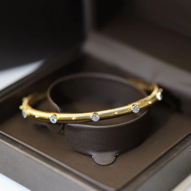 Compact Unclassified Brand Bracelets 213791