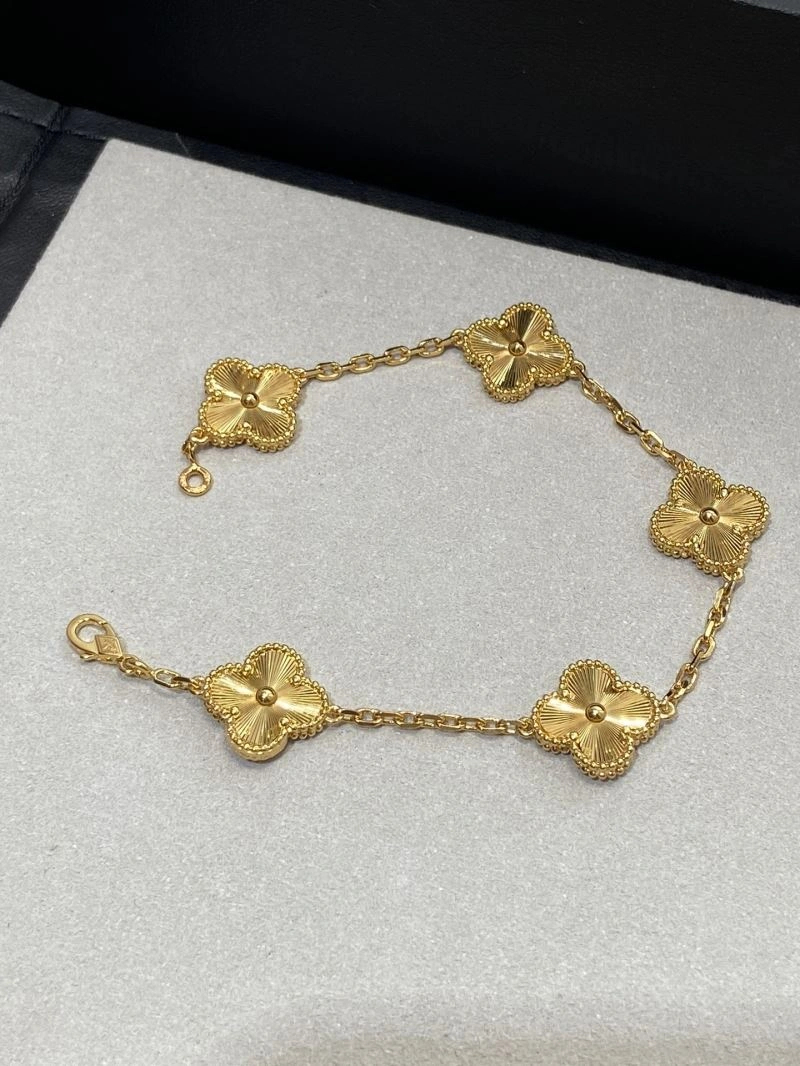 Sporty Unclassified Brand Bracelets 213357