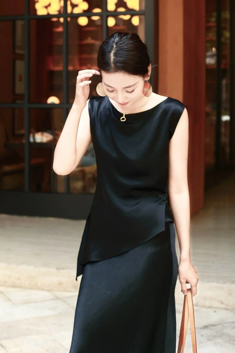 Unclassified Brand Dress Suits Compact 153899