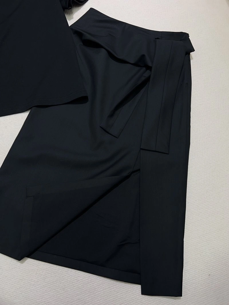 Resilient Unclassified Brand Dress Suits 153887