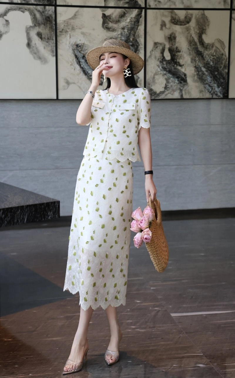 UrbanChic Unclassified Brand Dress Suits 152703