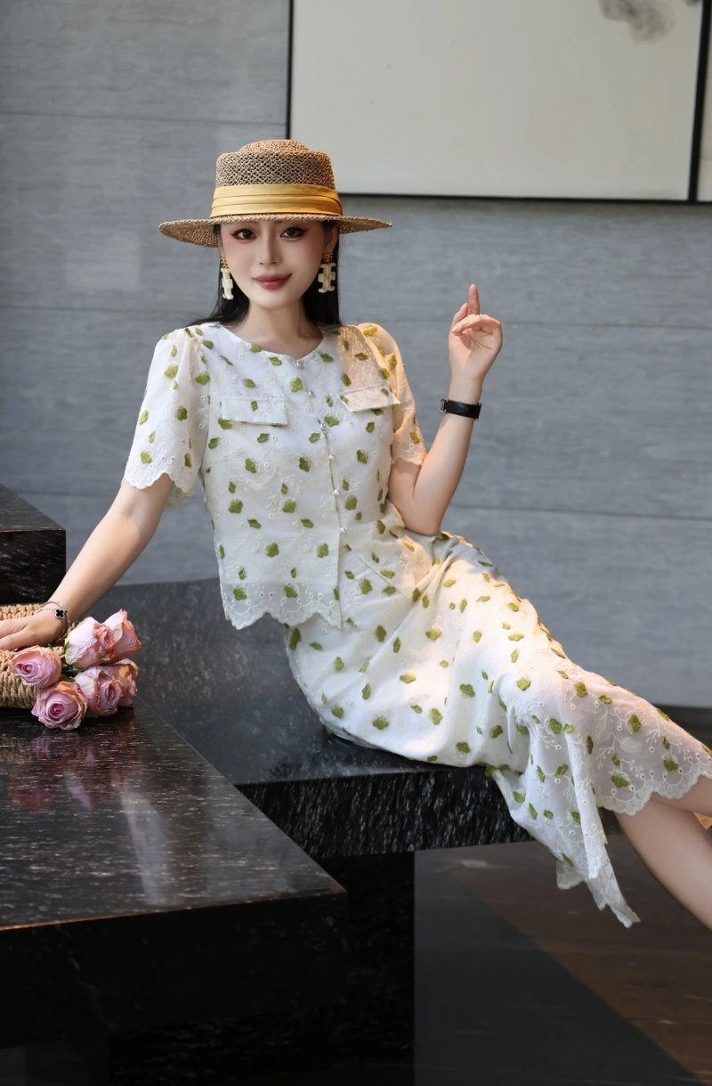 UrbanChic Unclassified Brand Dress Suits 152703