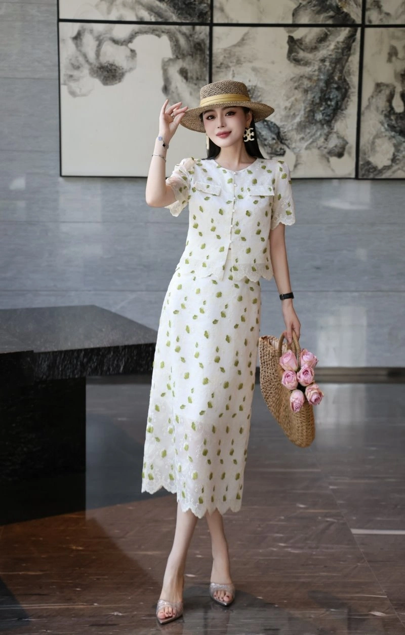 UrbanChic Unclassified Brand Dress Suits 152703