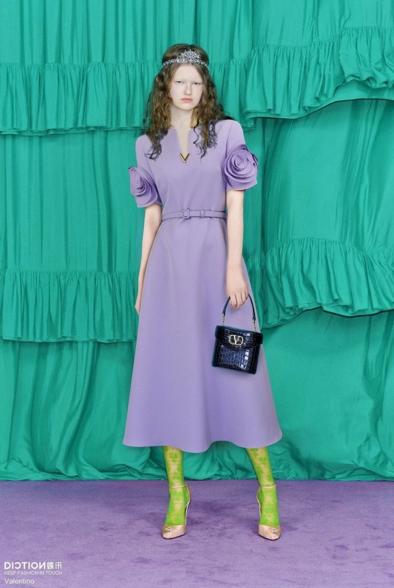 Vibrant Unclassified Brand Dress 152166