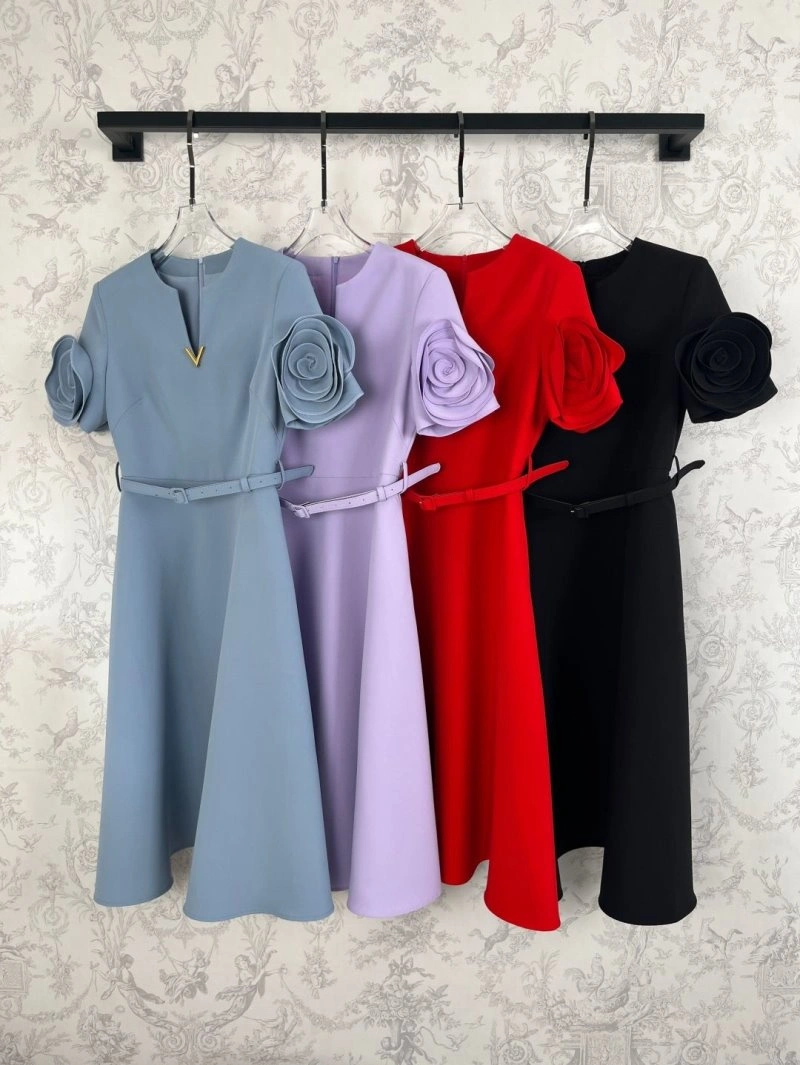 Vibrant Unclassified Brand Dress 152166