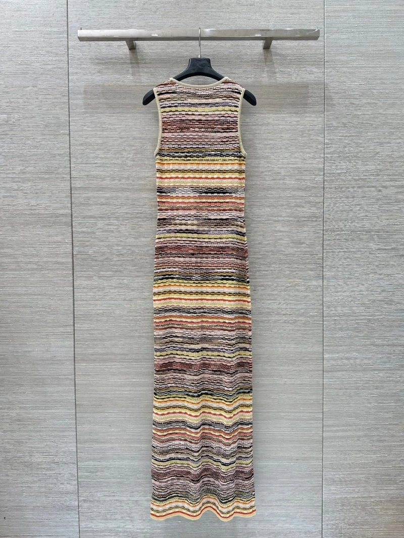 Resilient Unclassified Brand Dress 150869