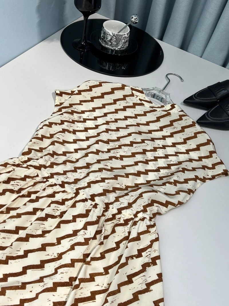 Flexible Unclassified Brand Dress 150829