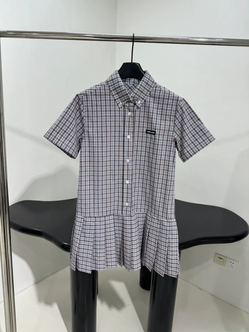 Attractive Unclassified Brand Dress 150659