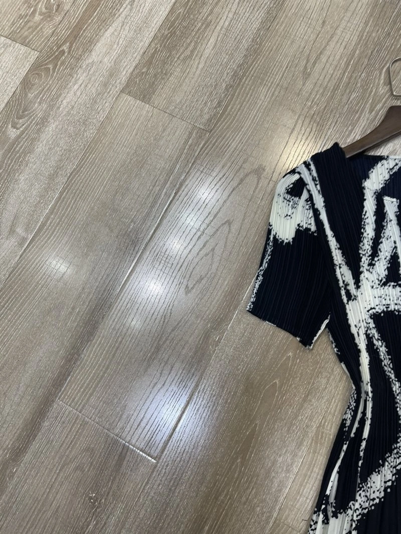 Modern Unclassified Brand Dress 155796