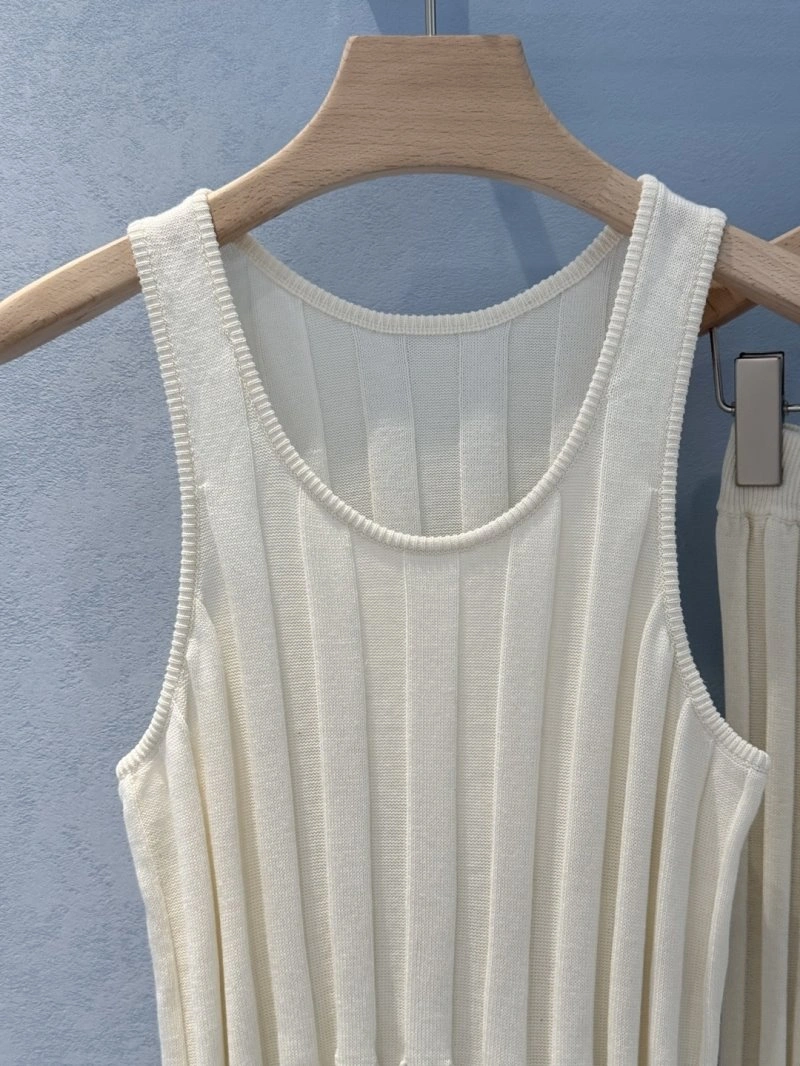 Minimalist Unclassified Brand Dress 155725