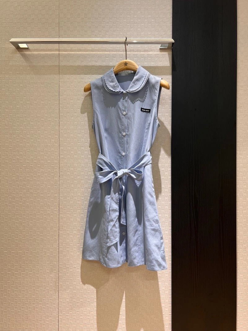 Tailored Unclassified Brand Dress 148028