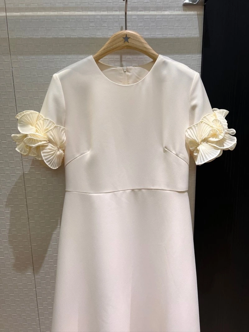 Lightweight Unclassified Brand Dress 147917