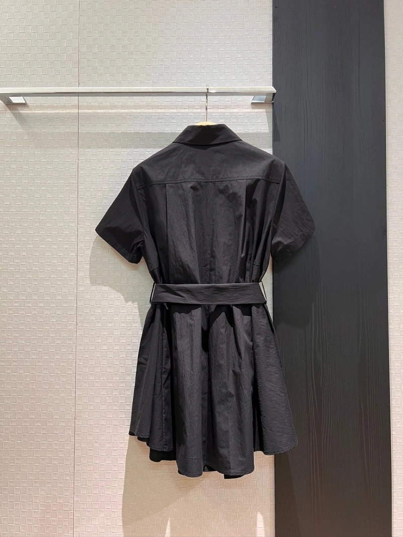 Resilient Unclassified Brand Dress 147759