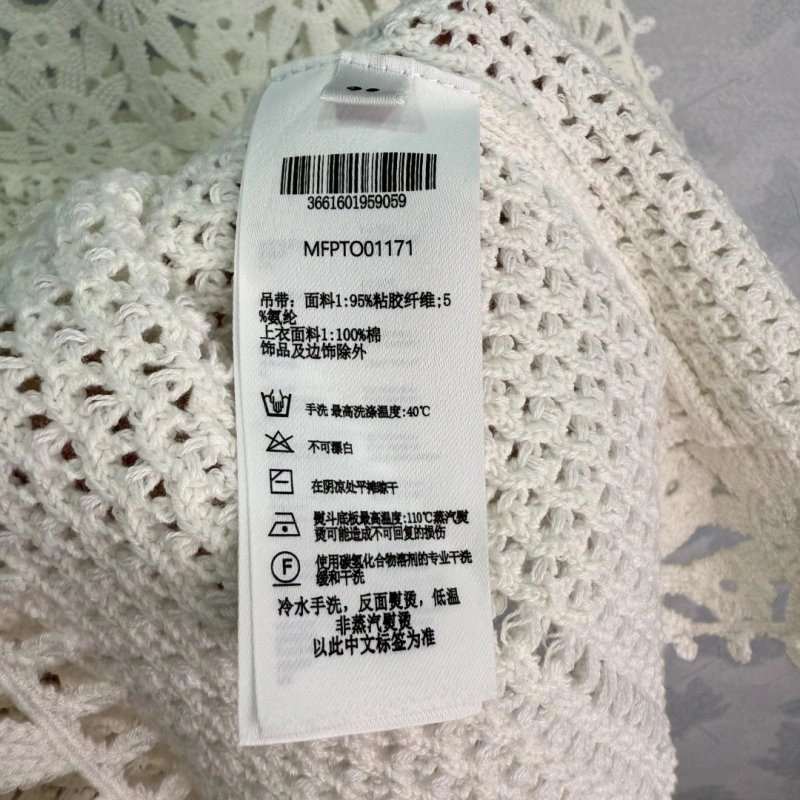 Minimalist Unclassified Brand Dress 154030