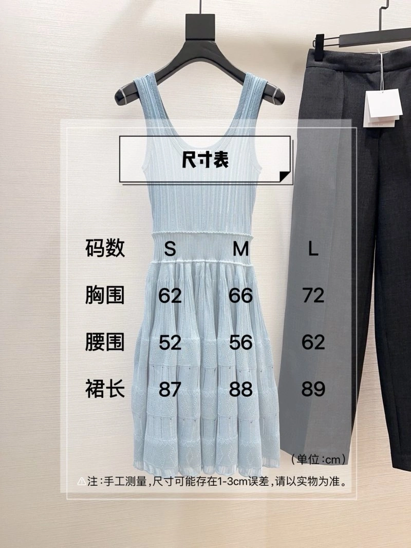 Resilient Unclassified Brand Dress 152776