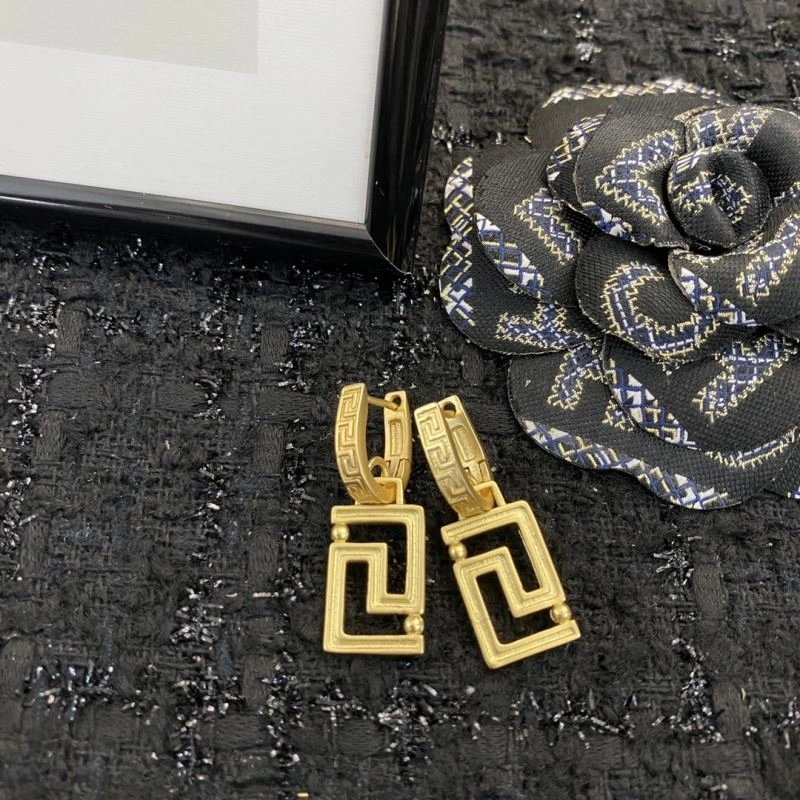 Soft Unclassified Brand Earrings 213766