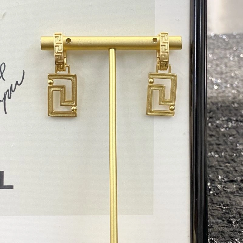 Soft Unclassified Brand Earrings 213766