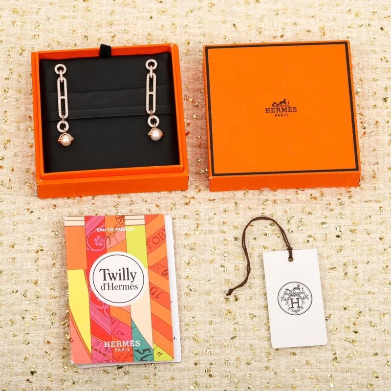 ModernLook Unclassified Brand Earrings 213342
