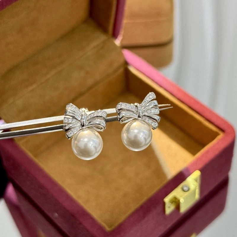 Unclassified Brand Earrings Refined 213330