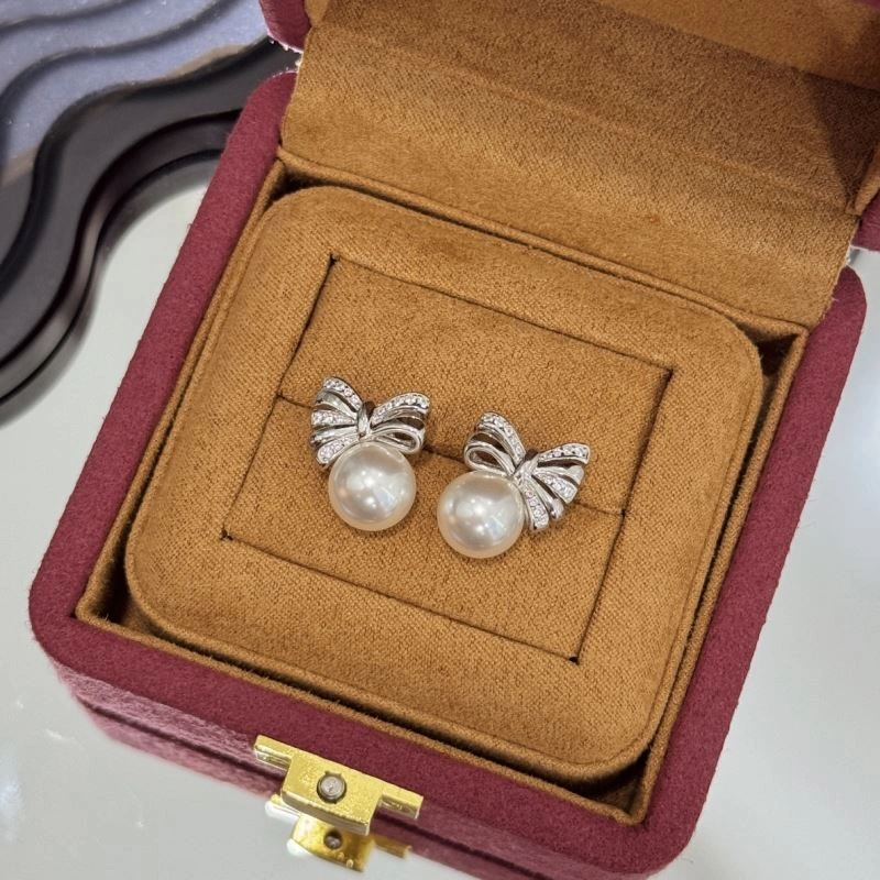 Unclassified Brand Earrings Refined 213330