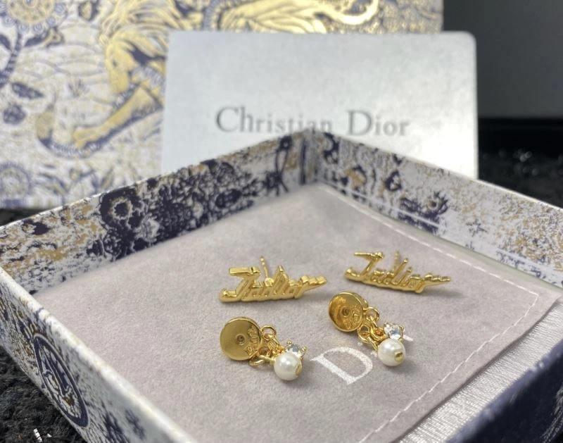 Unclassified Brand Earrings Sporty 213315