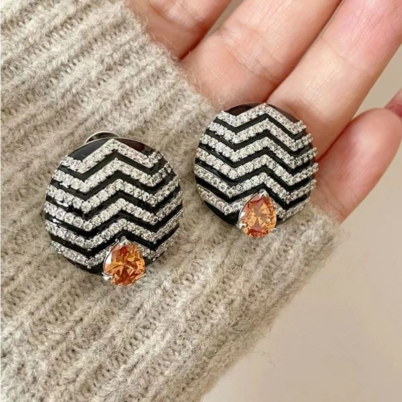 Unclassified Brand Earrings Contemporary 213329