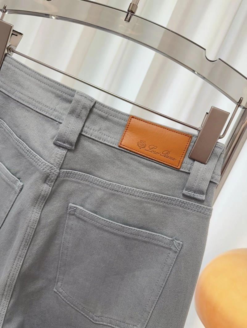 OdorResistant Unclassified Brand Jeans 150596