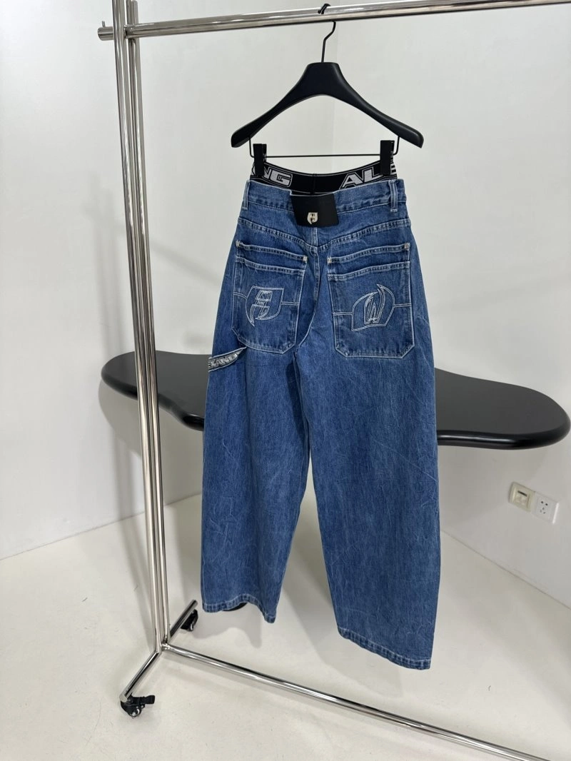 Snug Unclassified Brand Jeans 155596