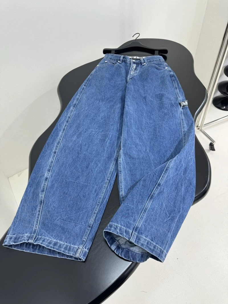 Snug Unclassified Brand Jeans 155596